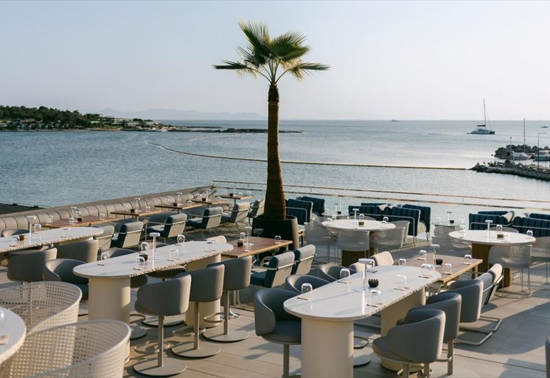 asteria-rooftop-i-taratsa-me-thea-ta-asteria-tou-kalokairiou-mas-kalei-sta-notia